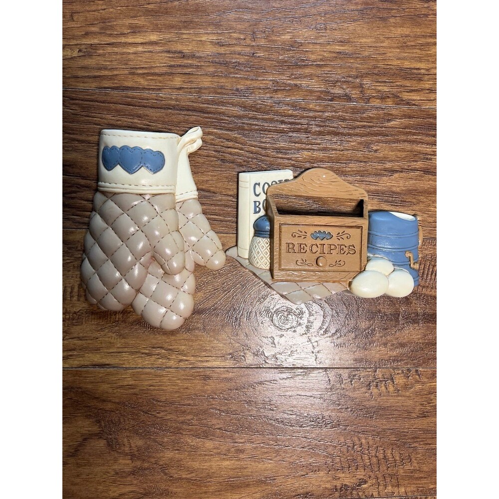 Vintage 1992 Burwood Country Kitchen Wall Recipe Holder Oven Mitt Decor Set